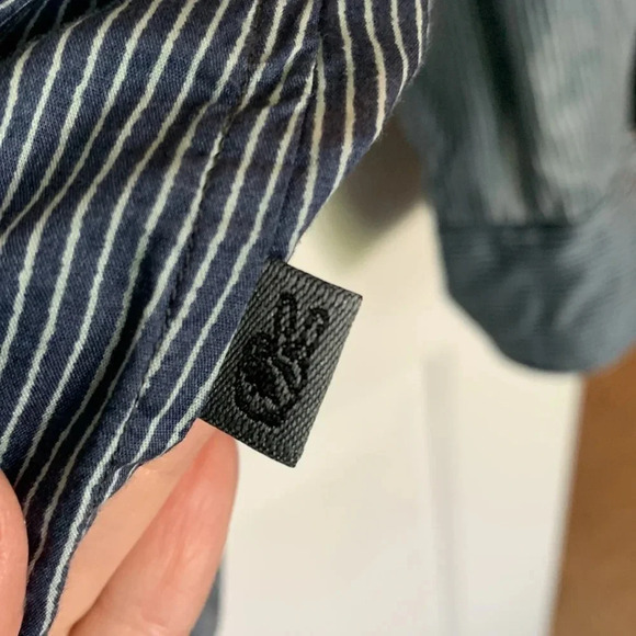 EUC MENS JOHN VARVATOS NAVY WITH WHITE STRIPES COTTON SHIRT SIZE XL SEE NOTES - Picture 4 of 8